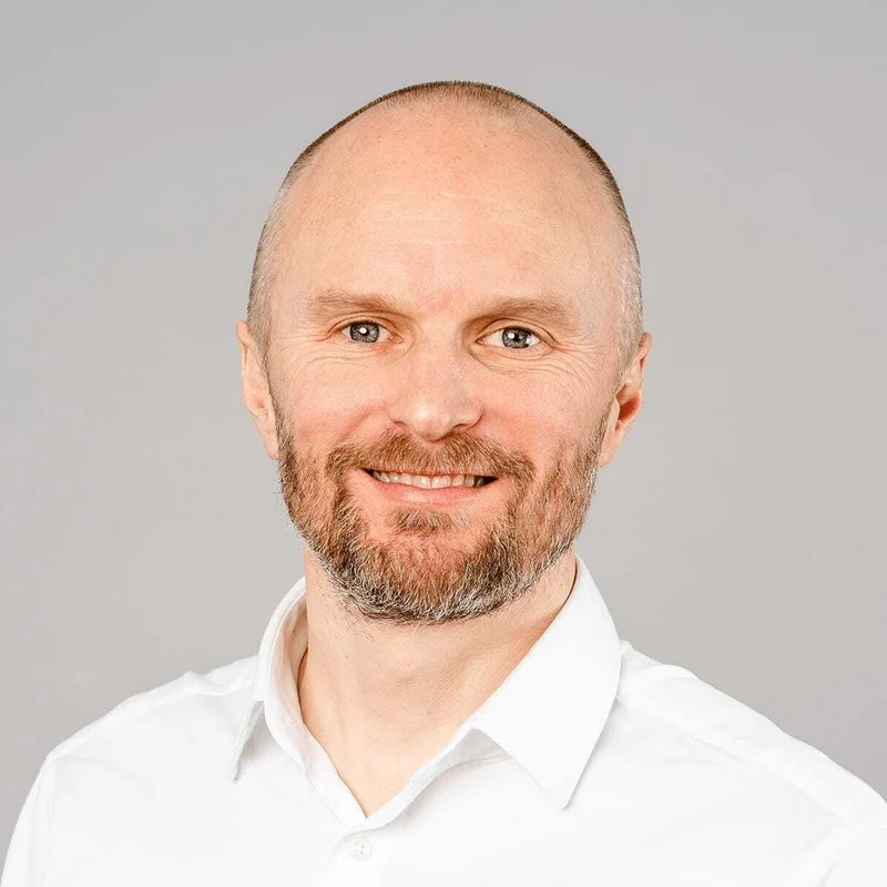 Jonathan Dees